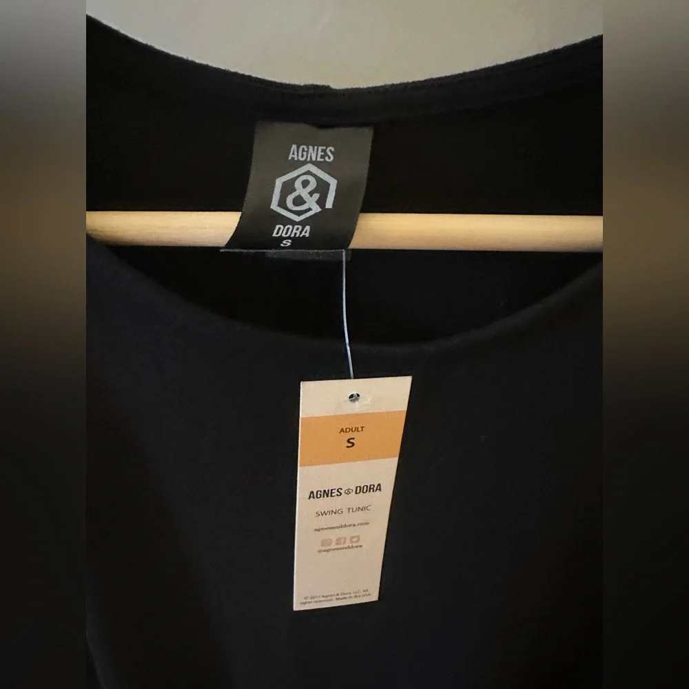 Agnes & Dora Classic Black Swing Tunic - Picture 3 of 3